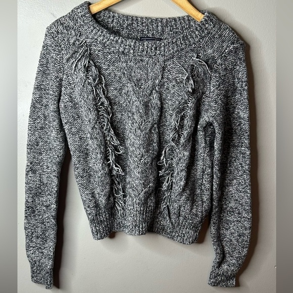 Abercrombie & Fitch fringe gray crew neck women’s sweater XS - Picture 1 of 8